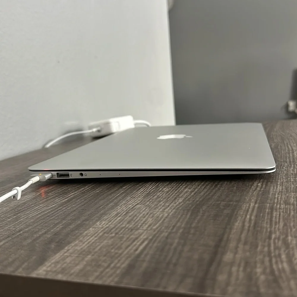 2017 MacBook Air , Apple laptop